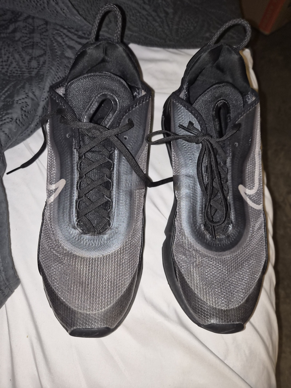 Nike Air Max 2090 Black Wolf Grey BV9977-001 Men's Size 11 - Worn Once